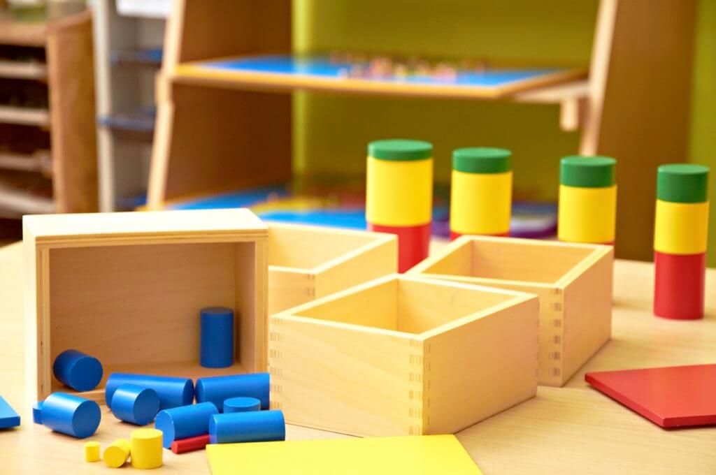 Metodo Montessori: far crescere bambini liberi e felici - 2022